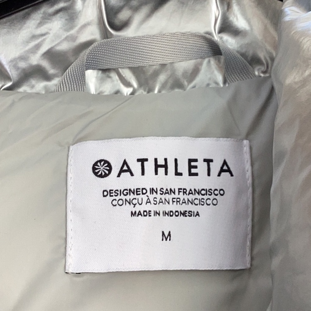 Athleta Metallic Silver Downtown Puffer Vest Size Large NWOT - Picture 5 of 13
